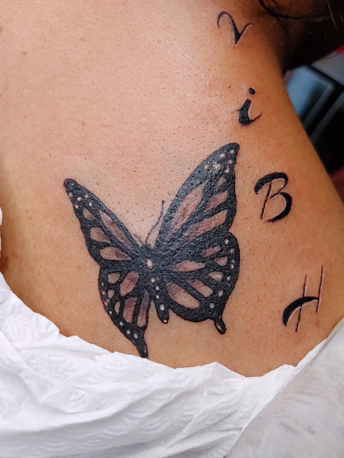 Black ink tattooz & piercing