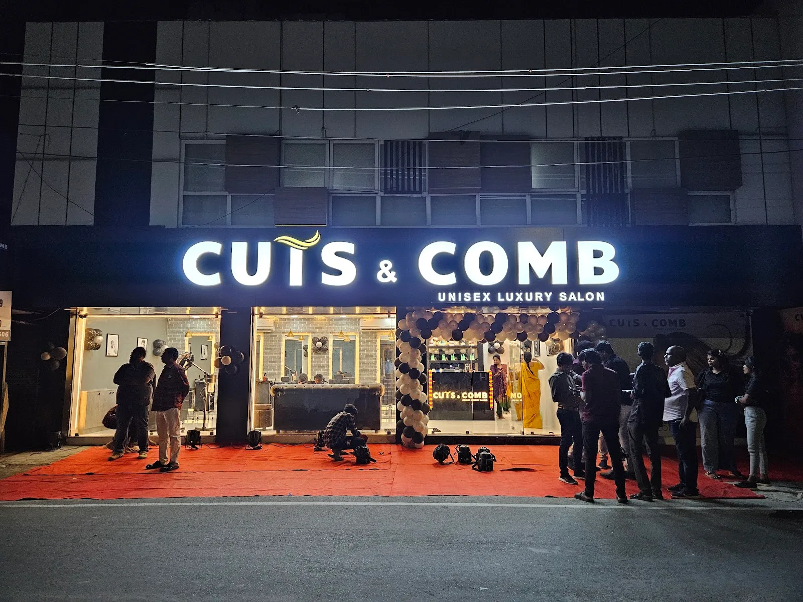 Cuts & Comb Unisex Salon – Adambakkam