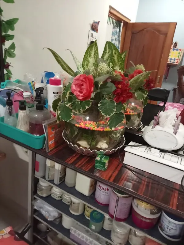 CHANDHANAS BEAUTY PARLOUR