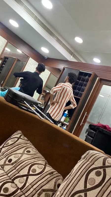R2 SALON