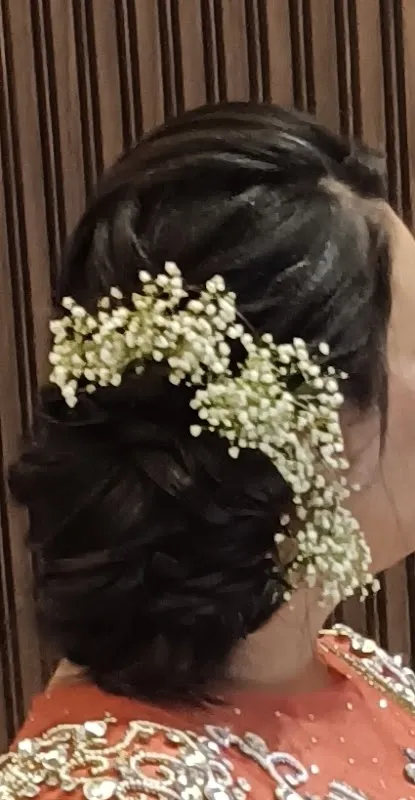 Neeru Deluxe Salon & Academy