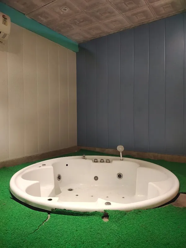 The J-One Spa Pitampura-Best Spa in Pitampura | Spa in Pitampura | Luxury Spa in Pitampura
