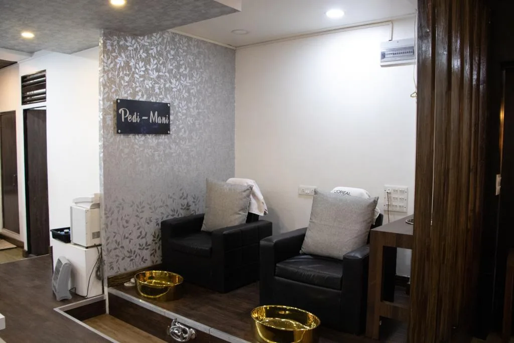 Ponytail Salon
