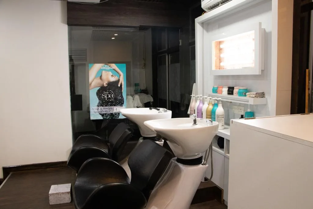 Ponytail Salon