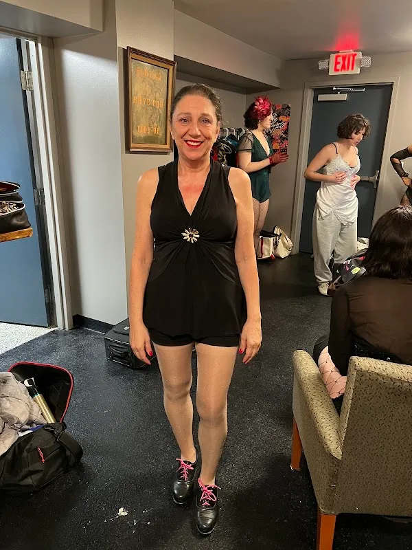 fireWALL dance theater