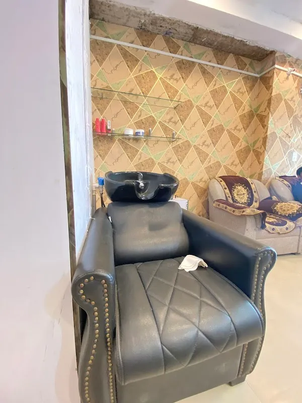 The Jhansi Unisex Salon