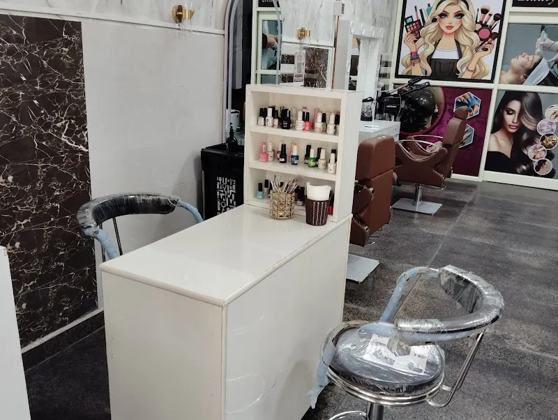 BLUSH N GLOW BY CHANDA SALON