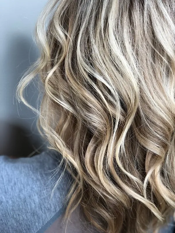 Avola Lanza Hair Studio