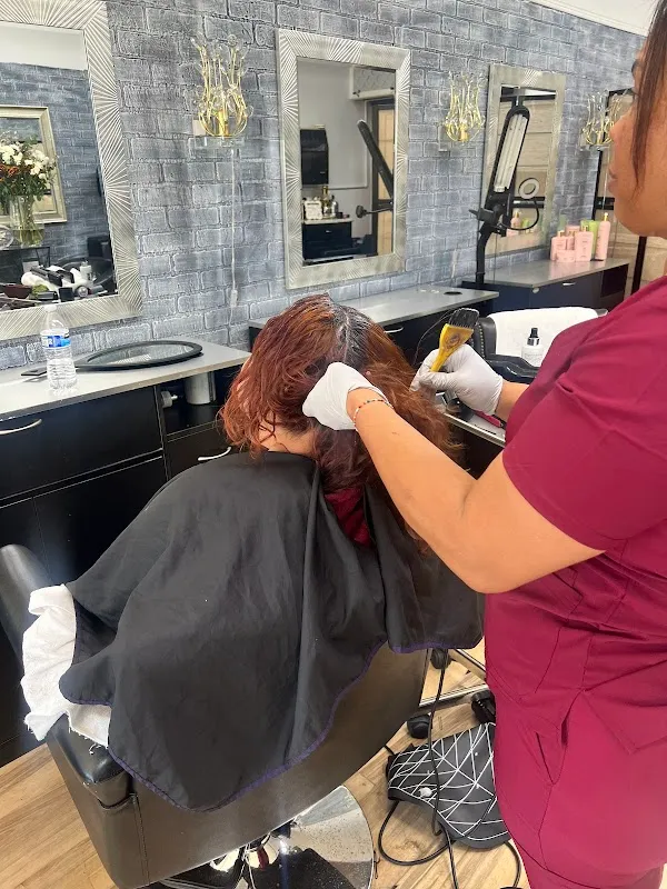 Selenny Beauty Salon