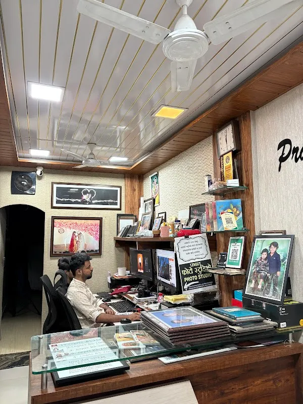 Prabhat Photo Studio