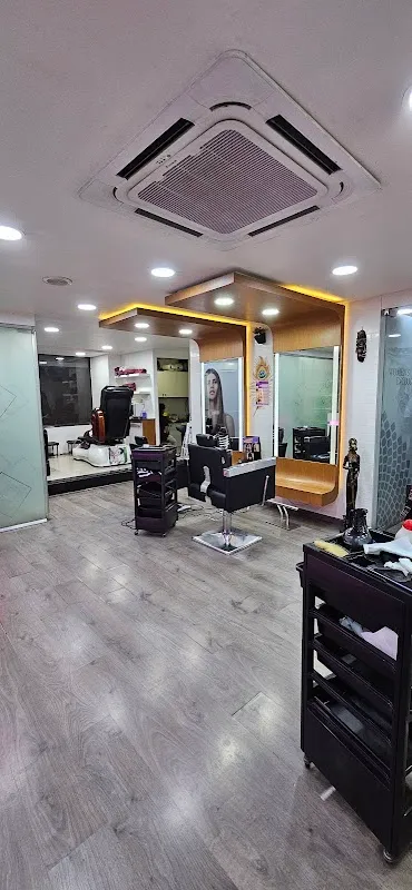 Naturals Salon & Spa Murugeshpallya