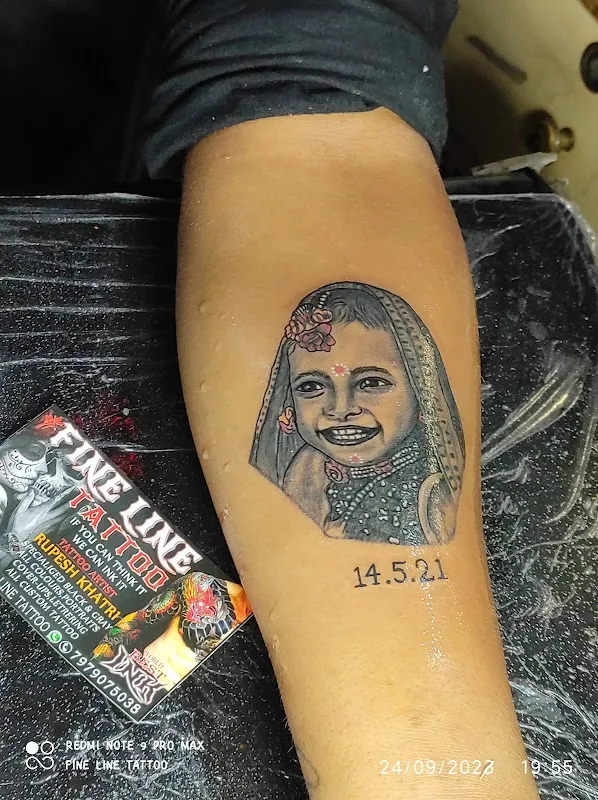 Fine line tattoos studio