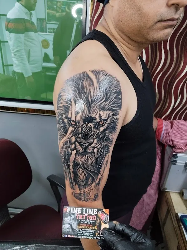 Fine line tattoos studio