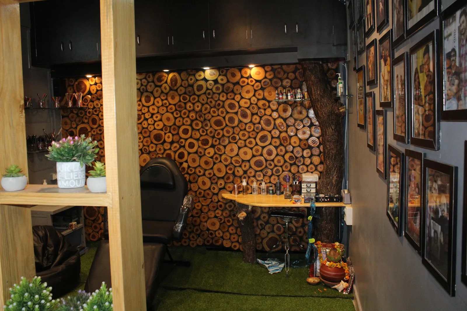 Tattoo Lover's The Tattoo & Art Studio