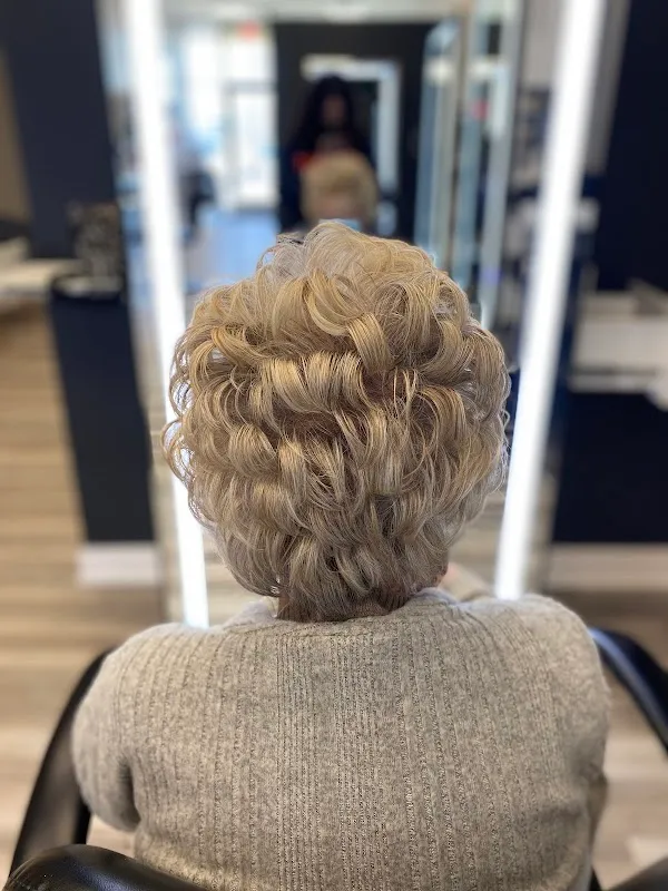 Vee Salon
