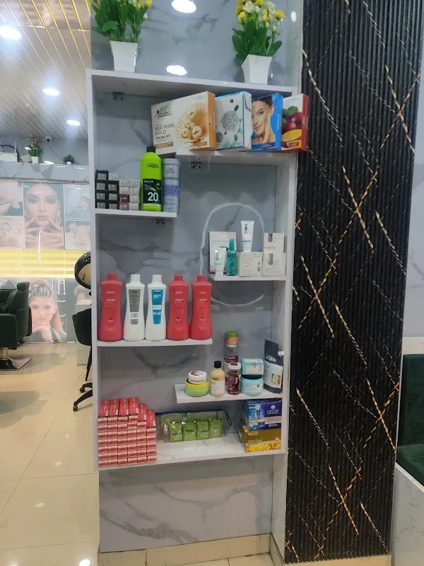 Hair Glossy Luxury Unisex Salon