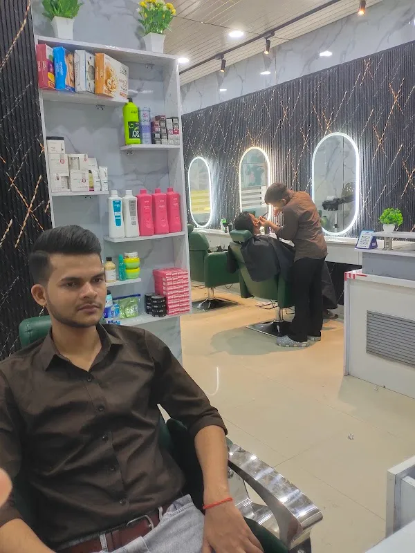 Hair Glossy Luxury Unisex Salon