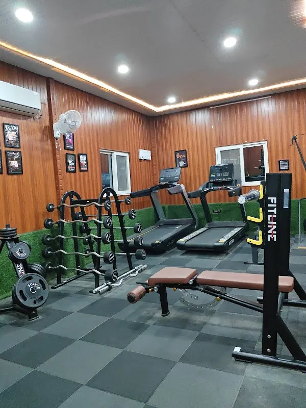 Coach Chandra the fitness studio