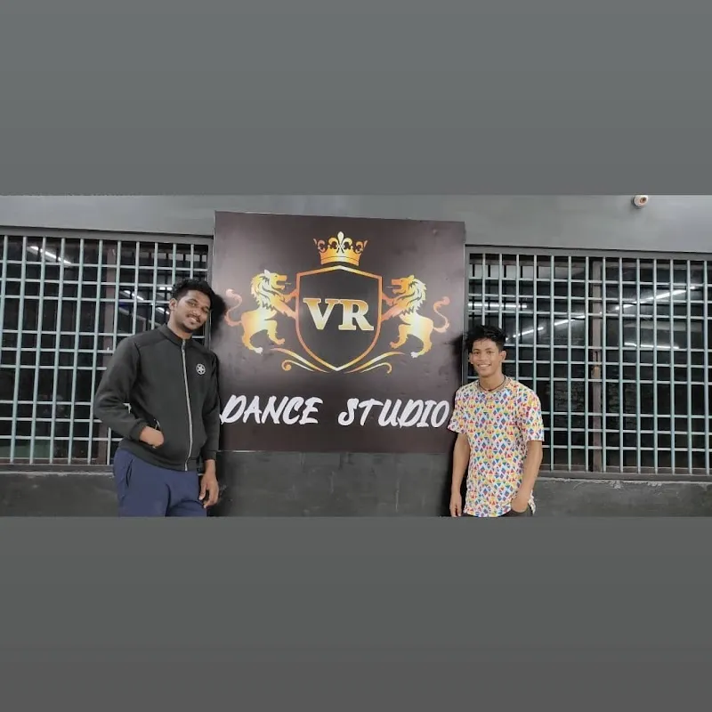 VR DANCE STUDIO