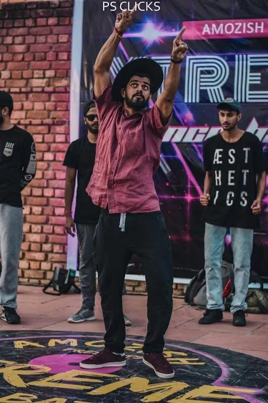 DANCE CENTRAL -DC