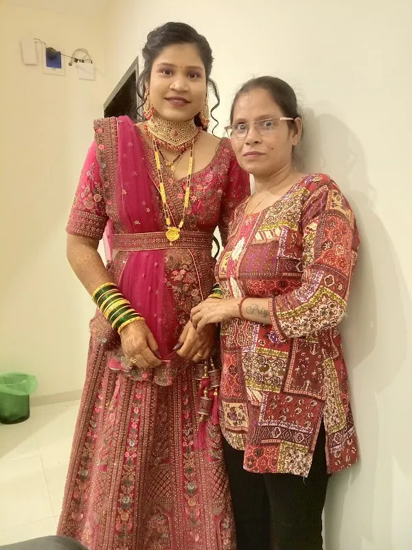 Priya Beauty Parlour Classes & Cosmetics