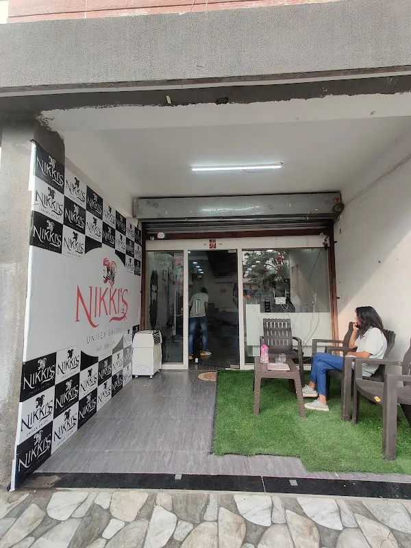 Nikki's Unisex Salon