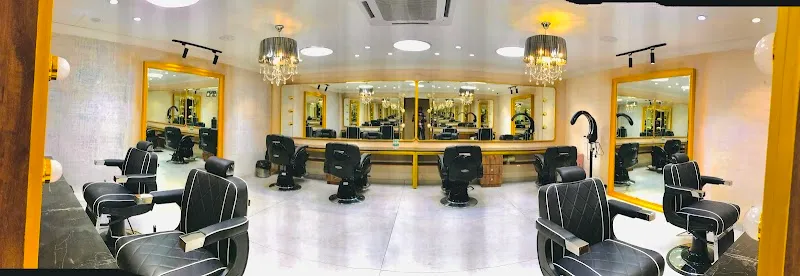 Looks Salon, Punjabi Bagh