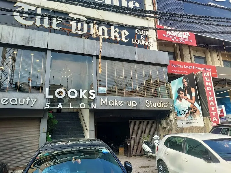 Looks Salon, Punjabi Bagh