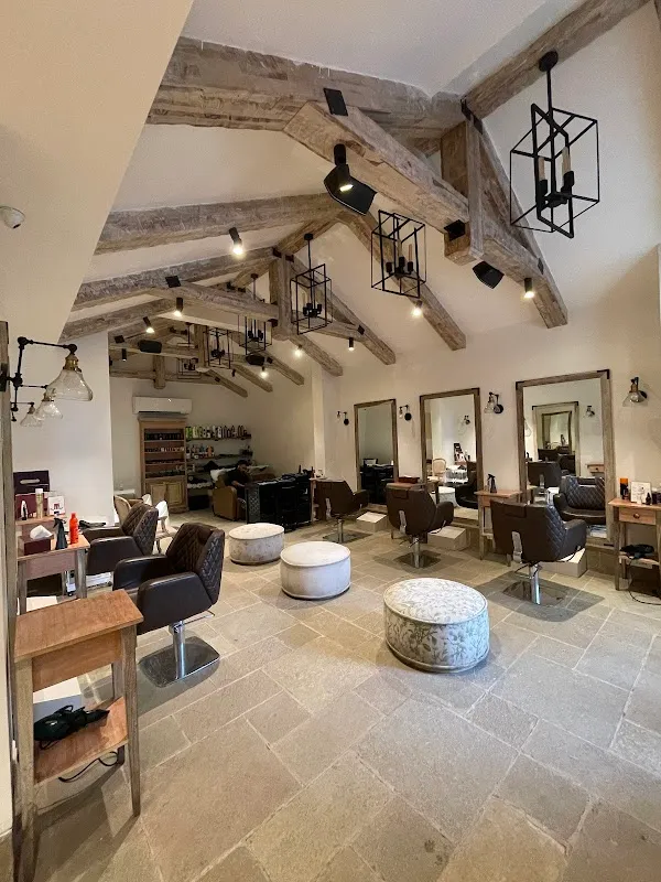 Le Salon Cafe