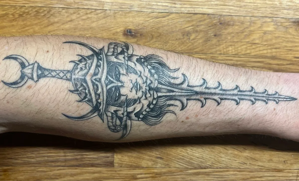 Maison Python - Tatouage Paris