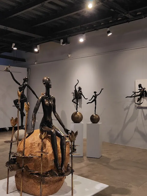 Gallery Time & Space