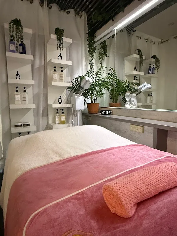 Pure Luxury Hair Spa