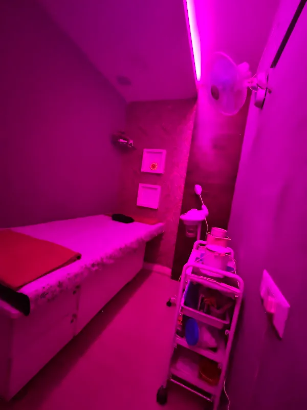 Glam Trends Unisex Hair & Beauty Salon