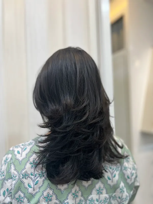AURALUX Ladies Salon and Academy's