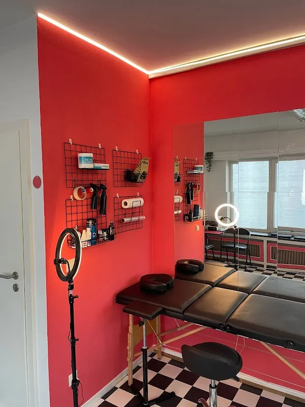 Tattoo Studio Scuro