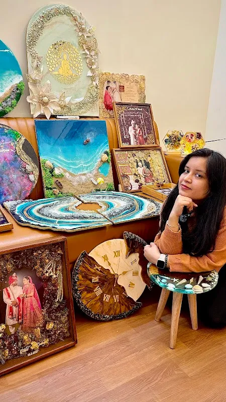 Kolourfly (Art Studio) | Varmala preservation | flower preservation| Resin art | Resin art workshop| Candle Making