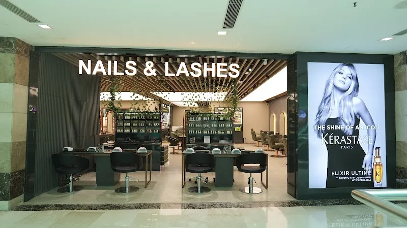 Looks Salon, Ambience Mall, Gurugram