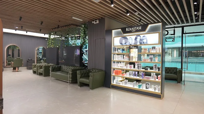 Looks Salon, Ambience Mall, Gurugram