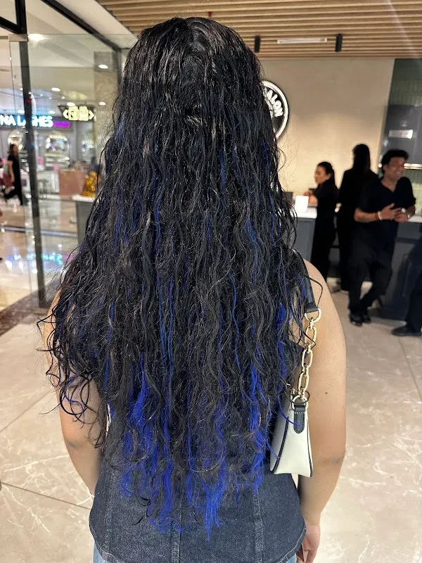 Looks Salon, Ambience Mall, Gurugram