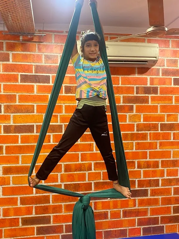 Aliens Dance Academy