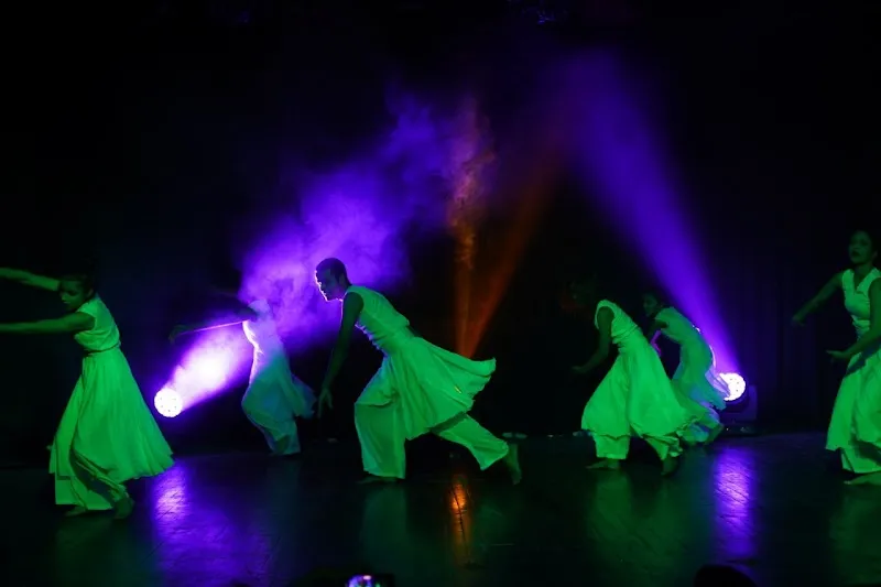 Aliens Dance Academy