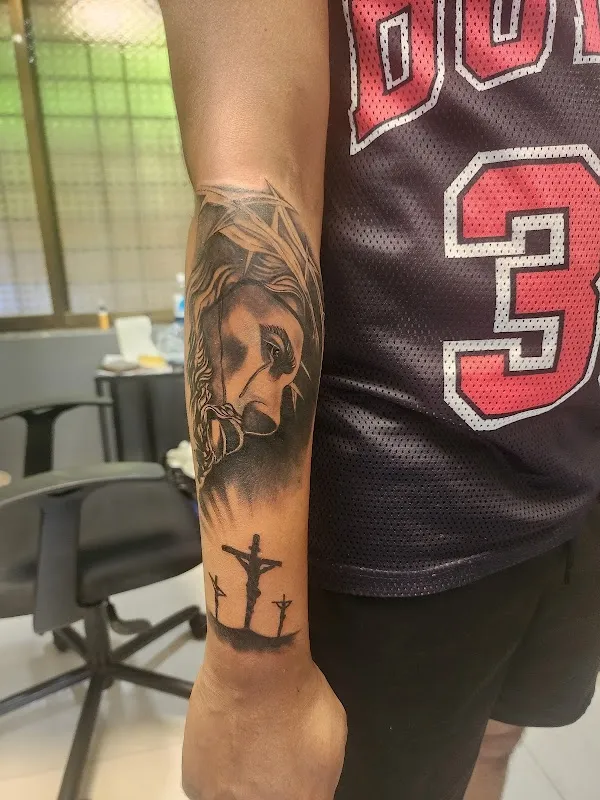 Sparkle Tattoo Studio