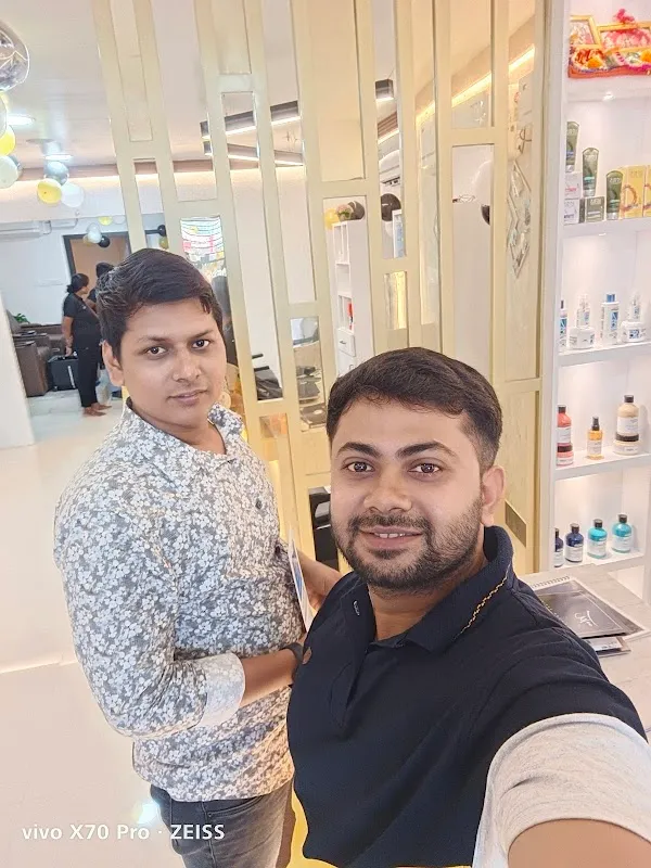 Rose & Jini Unisex Salon
