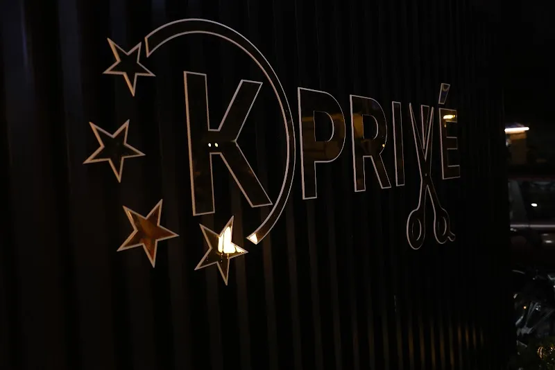 K Prive' Salon & Nail Bar, Gamdevi