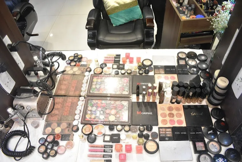 Hair Masters Luxury Salon
