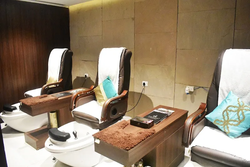 Hair Masters Luxury Salon