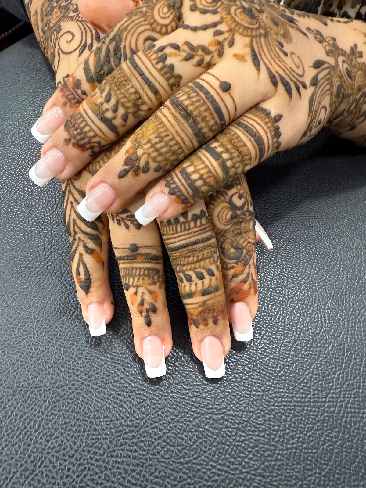 Zenzi Unisex Salon Mogappair