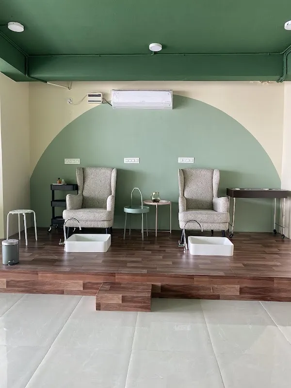 NAVISH LUXURY SALON