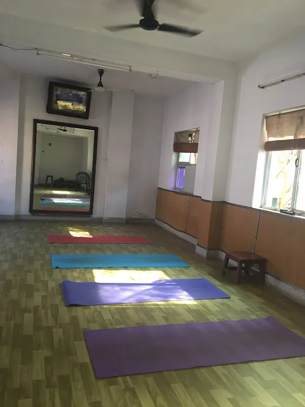 Yoga Varna - (Registered Yoga Teacher's Training School)