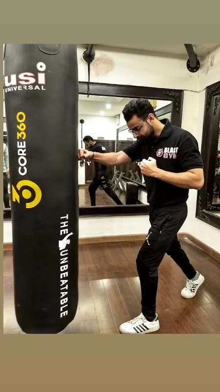 Mohnish Personal Trainer Strength/Yoga certified